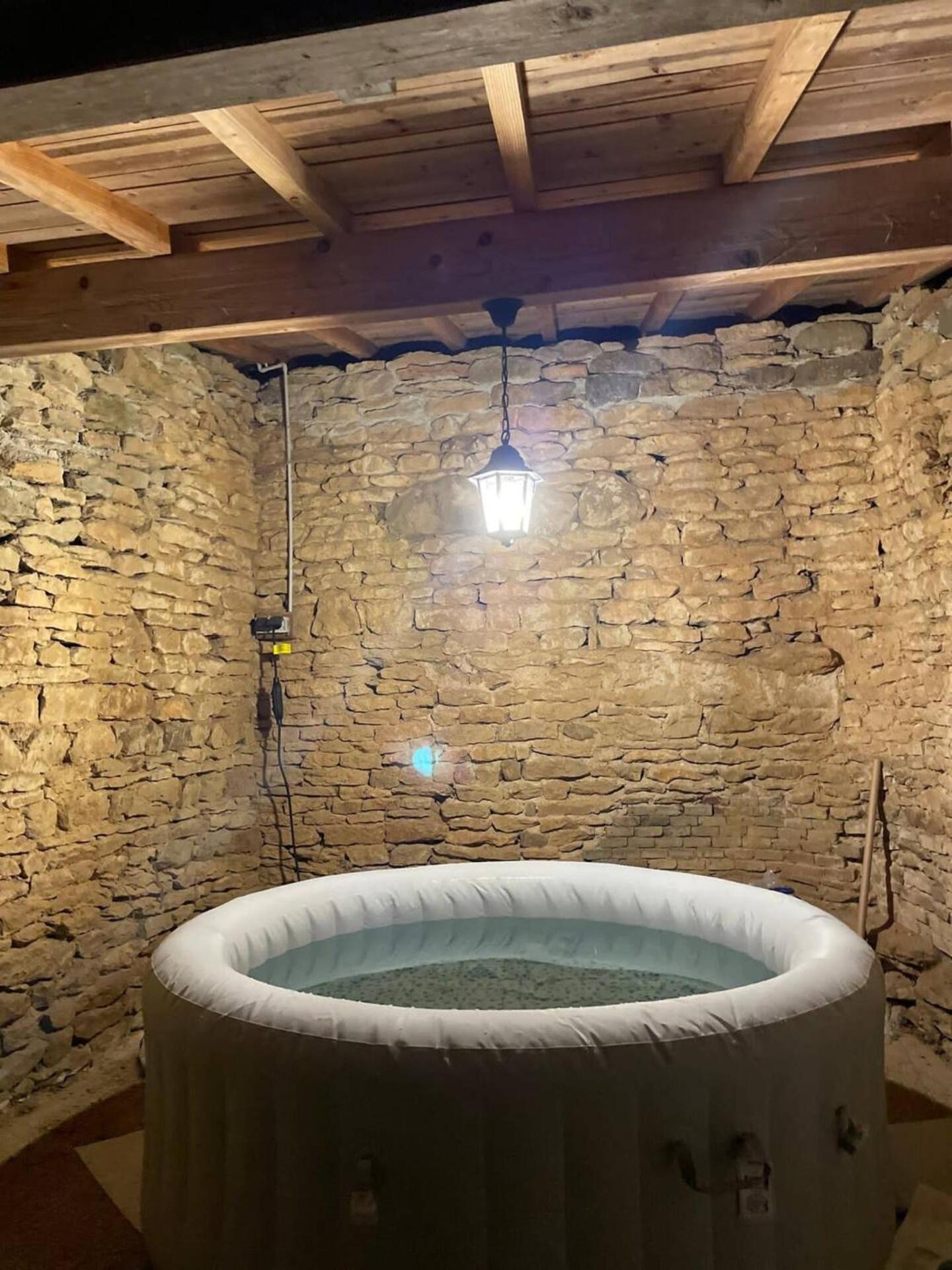 Dependance De Charme Avec Jacuzzi Saint Andr Le Villa Exteriör bild